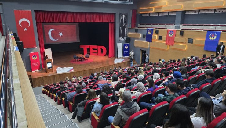 Eskişehir’de matematik öğretmenleri Ortaokul Matematik Zirvesi’nde buluştu