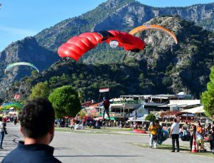 Fethiye’de 26’ncı Ölüdeniz Hava Oyunları Festivali törenle başladı