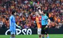 Galatasaray – Fenerbahçe: Derbide kartlar havada uçuşuyor!