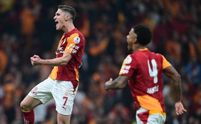 Galatasaray’dan Fenerbahçe’ye; “Tarihin en ağlak kaybedenleri!”