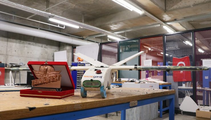 Gaziantep Üniversitesi öğrencileri Alpagu V3 ile En İyi Sistem Mimarisi ödülü aldı