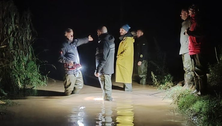 Gebze’de sel sularına kapılan cipin kayıp 2 yolcusunun cansız bedenleri bulundu