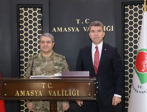 Genelkurmay Başkanı Bayraktaroğlu, Amasya Valiliği’nde Vali Bakan ile görüştü