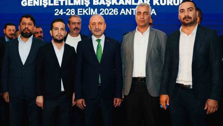 HAK-İŞ Diyarbakır İl Başkanı Aküzüm panelde emekçilerin sorunlarını değerlendirdi