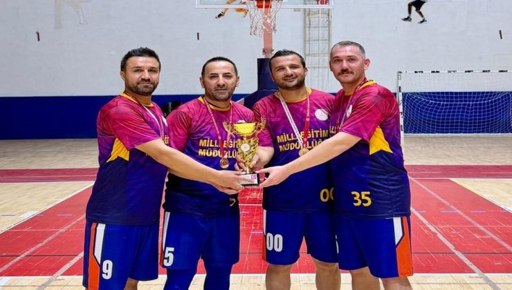 Hakkari İl Milli Eğitim Müdürlüğü Basketbol Takımı 3×3 turnuvasında şampiyon oldu