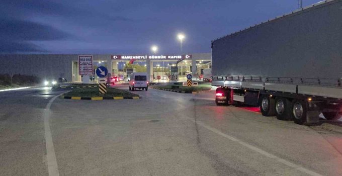 Hamzabeyli’de tır çıkışları 3 gün sonra yeniden başladı, sürücülere rahatlama sağladı