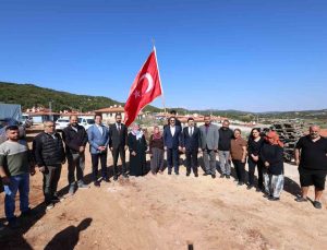 Hatay Valisi Masatlı, Yayladağı’nda afet konutlarına yerleşen ailelerle buluştu