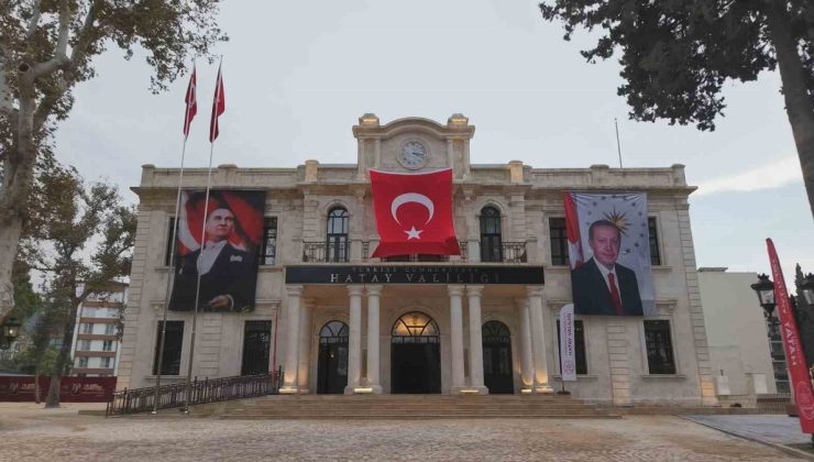 Hatay’da depremde hasar alan 98 yıllık tarihi valilik binası yeniden açıldı