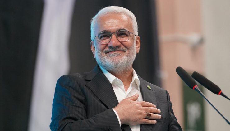 HÜDA PAR lideri Yapıcıoğlu, İstanbul kongresinde koltuk davası olmadığını söyledi