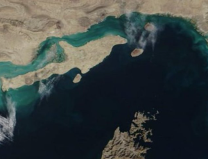 IRGC, Basra Körfezi’nde 4 gemiyi vurduğunu, 3 geminin mayınla alev aldığını açıkladı
