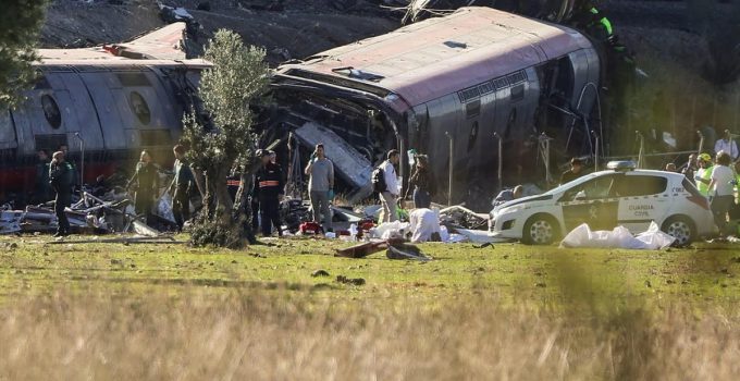 İspanya’da iki hızlı tren çarpıştı: 46 ölü, 179 yaralı