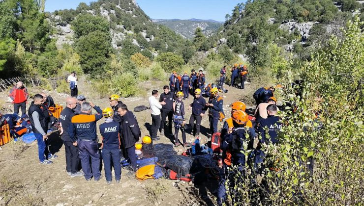 Isparta Sütçüler’de kanyonda mahsur 10 İHH gönüllüsünü kurtarma çalışmaları sürüyor