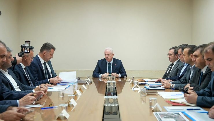 İstanbul Valisi Gül, selden etkilenen yapılar için Ayazağa’da toplantıya katıldı