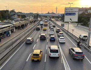 İstanbul’da akşam saatlerinde trafik yoğunluğu yüzde 83’e çıktı