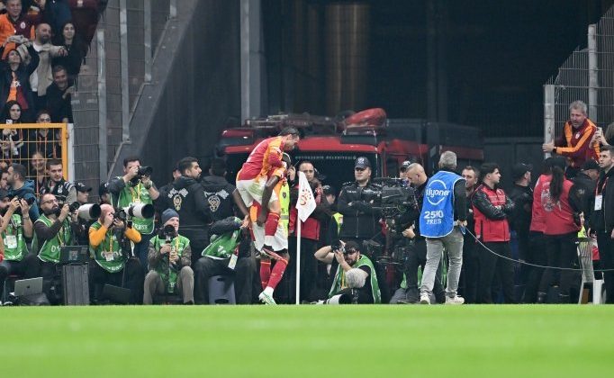 İstanbul’daki iki dev maç için 5 bin 200 polis görev yaptı!