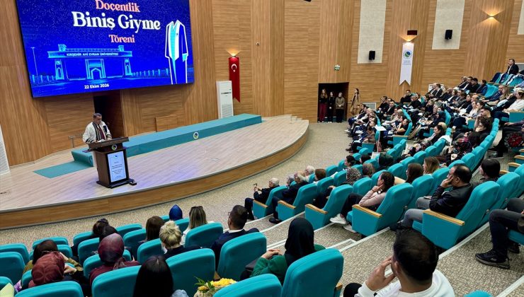 KAEÜ’de 95 akademisyen cübbe giyerek akademik başarı belgesini aldı