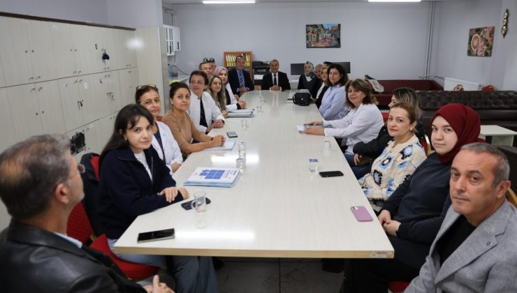 Karabük İl Milli Eğitim Müdürü Akbaş, öğretmenlerle istişarede bulundu