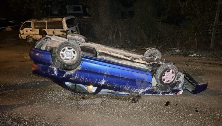 Karabük Safranbolu’da devrilen otomobilin yaralı sürücüsü hastaneye kaldırıldı