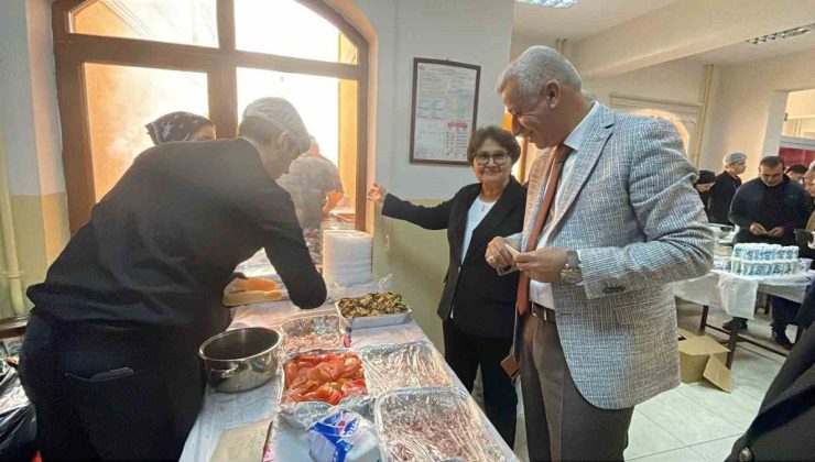 Karaman’da lisenin 29 Ekim panayırında öğrenci ürünleri sergilendi