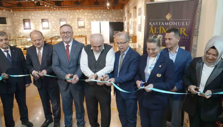 Kastamonu’da düzenlenen kurultayda 55 yazma eserden oluşan sergi açıldı