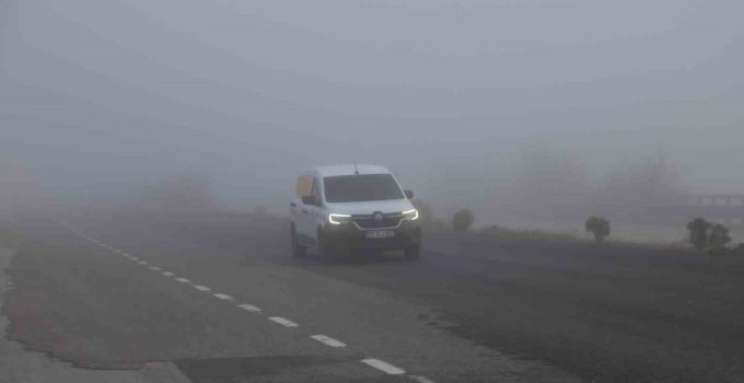 Kastamonu’da yoğun sis görüş mesafesini 50 metreye kadar düşürdü, ulaşımı etkiledi