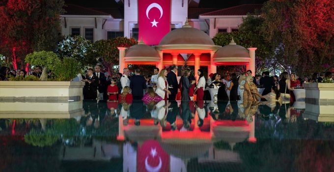 Katar’da Cumhuriyet’in 103. yılı dolayısıyla resepsiyon düzenlendi