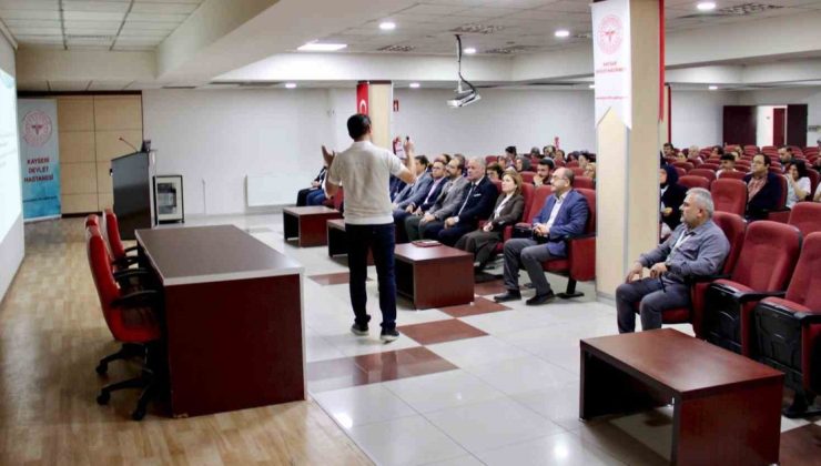 Kayseri Devlet Hastanesi personeline meme kanserinde erken teşhis anlatıldı