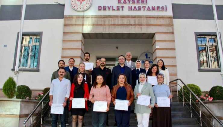 Kayseri Devlet Hastanesi’nde palyatif bakım hemşireliği eğitimi sertifikayla bitti