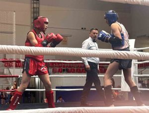 Kayseri Talas’ta Atatürk ve Cumhuriyet Muaythai Müsabakaları yoğun katılımla yapıldı