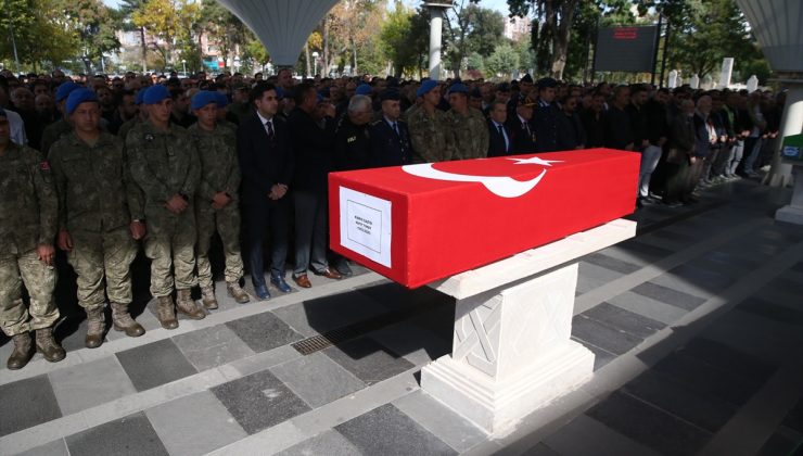 Kayseri’de kanser tedavisi gören Kıbrıs gazisi Rafet Toker 73 yaşında toprağa verildi