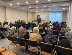 Kırıkkale’de kutsal topraklara gidecek umrecilere İl Müftülüğünce seminer verildi