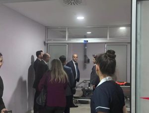 Kırklareli Belediye Başkanı Bulut, Pehlivanköy Akademi’nin voleybol maçını izledi