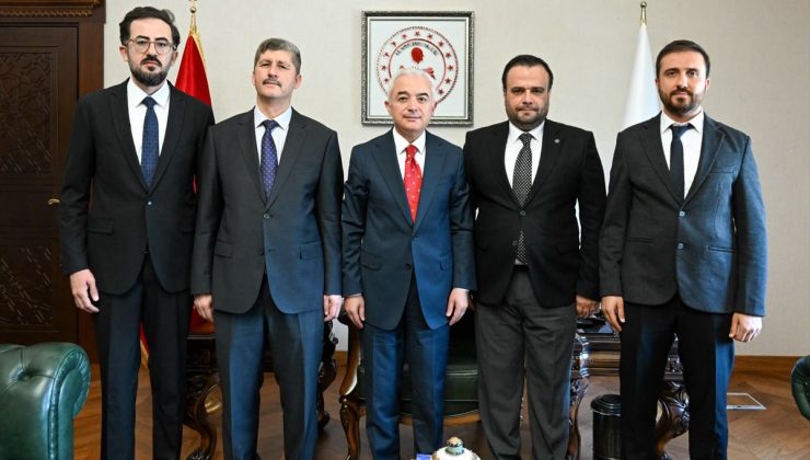 Kırklareli Valisi Turan, İlahiyat Fakültesi Dekanı Erkan’ı makamında kabul etti