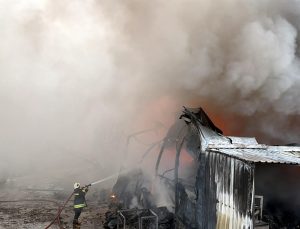 Kırklareli Vize’de ilaç fabrikası yangını yaklaşık 3 saatte kontrol altına alındı