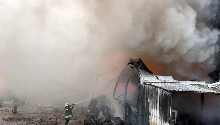Kırklareli Vize’de ilaç fabrikası yangını yaklaşık 3 saatte kontrol altına alındı