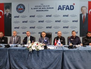 Kocaeli Valisi Aktaş, 1700 olaya müdahale edildiğini, 1 kişinin arandığını bildirdi