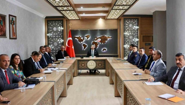 Koçarlı Kaymakamı Taşkın başkanlığında ilçe idare şube başkanları toplantısı yapıldı