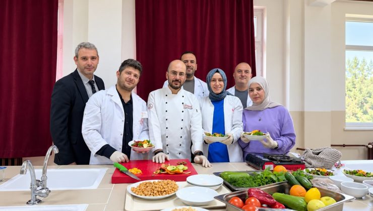 Ladik’te öğretmenler sağlıklı yemek tariflerini uygulamalı öğrendi