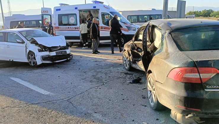 Malatya Akçadağ’da iki otomobil çarpıştı, 1’i ağır 6 kişi yaralandı