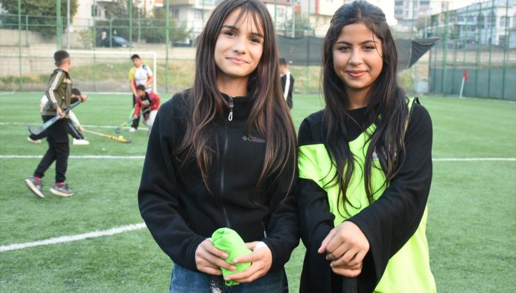 Malatya’dan U14 Milli Takım kampına 4’ü kız 4’ü erkek 8 hokeyci davet edildi