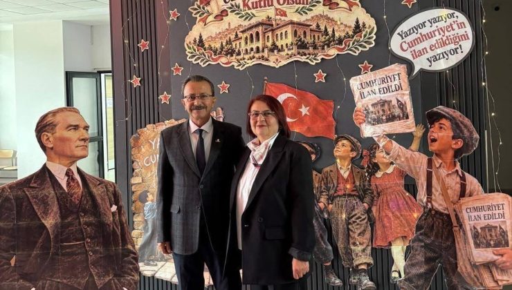 Manisa Sarıgöl’de Cumhuriyet’in 103. yılı okullarda coşkuyla kutlandı
