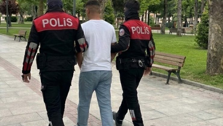 Manisa’da 17 yaşındaki firari parkta yakalandı! 65 hırsızlık dosyasından 152 yıl hapis cezası var