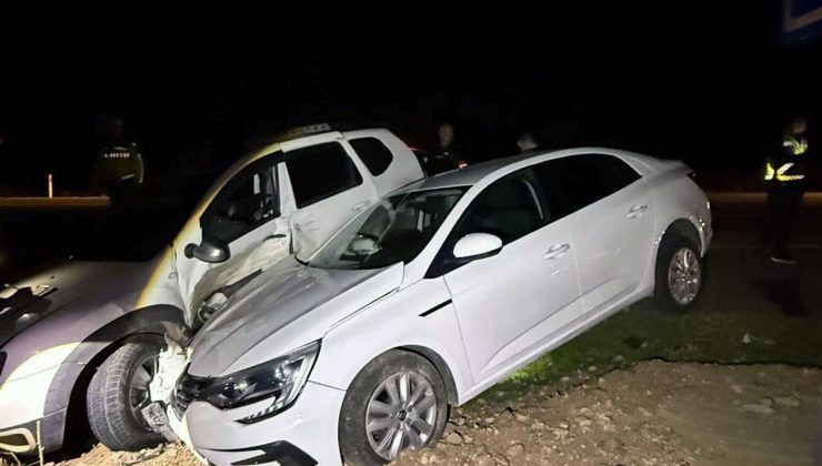 Mardin Derik’te iki otomobilin çarpışması sonucu 1’i bebek 6 kişi yaralandı