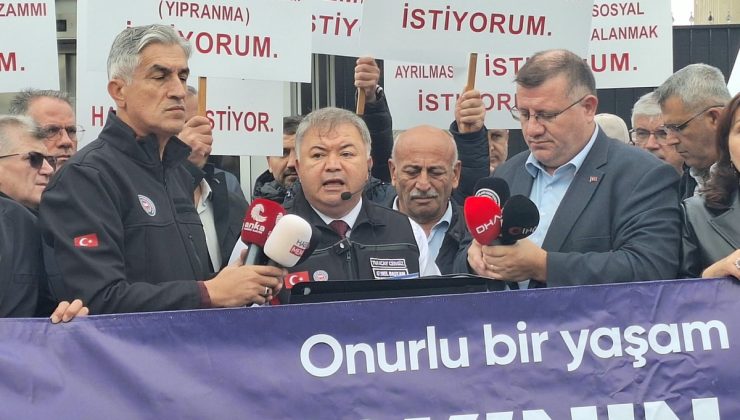 MSB, TSK ve Jandarmadaki sivil memurlar TÜİK önünde taleplerini sıraladı