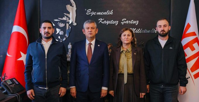Narin Güran’ın ağabeyi ve amcası Özgür Özel’le görüştü! Davadaki eksiklikleri anlattılar
