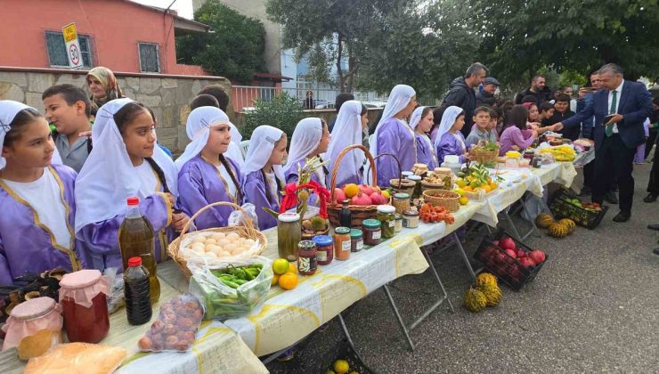 Nazilli’de ilkokul öğrencileri ekolojik pazarda ürün satıp harçlık kazandı