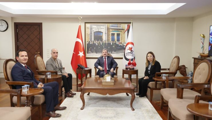 OMÜ yönetimi, Samsun Valisi Tavlı’yı ziyaret edip iş birliği projelerini görüştü