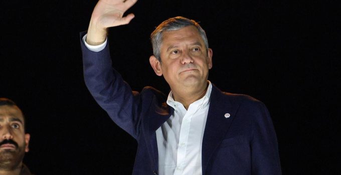 Özgür Özel’den çok konuşulacak “İBB” çıkışı: Yakarım kendimi