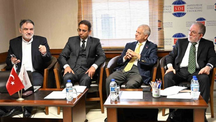 Pakistan’ın Ankara Büyükelçiliği Keşmir Kara Günü’nde Cammu-Keşmir paneli düzenledi