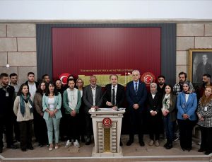 Pala, Aliağa’da 85 işçinin sendika değiştirmesi nedeniyle işten çıkarıldığını söyledi